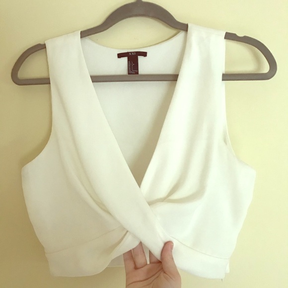 Crop top - Picture 1 of 4